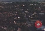 Image évacuation civiles Kontum Vietnam, 1972, de la seconde 36 séquences d'archives historiques vidéo 65675021671