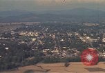 Image évacuation civiles Kontum Vietnam, 1972, de la seconde 46 séquences d'archives historiques vidéo 65675021671