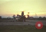 Image évacuation civiles Kontum Vietnam, 1972, de la seconde 6 séquences d'archives historiques vidéo 65675021672