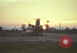 Image évacuation civiles Kontum Vietnam, 1972, de la seconde 7 séquences d'archives historiques vidéo 65675021672