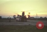 Image évacuation civiles Kontum Vietnam, 1972, de la seconde 9 séquences d'archives historiques vidéo 65675021672