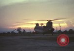 Image évacuation civiles Kontum Vietnam, 1972, de la seconde 12 séquences d'archives historiques vidéo 65675021672