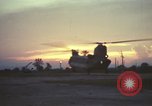 Image évacuation civiles Kontum Vietnam, 1972, de la seconde 14 séquences d'archives historiques vidéo 65675021672