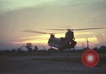 Image évacuation civiles Kontum Vietnam, 1972, de la seconde 16 séquences d'archives historiques vidéo 65675021672