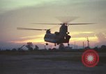 Image évacuation civiles Kontum Vietnam, 1972, de la seconde 18 séquences d'archives historiques vidéo 65675021672