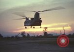 Image évacuation civiles Kontum Vietnam, 1972, de la seconde 22 séquences d'archives historiques vidéo 65675021672