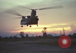 Image évacuation civiles Kontum Vietnam, 1972, de la seconde 23 séquences d'archives historiques vidéo 65675021672