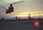 Image évacuation civiles Kontum Vietnam, 1972, de la seconde 31 séquences d'archives historiques vidéo 65675021672
