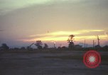 Image évacuation civiles Kontum Vietnam, 1972, de la seconde 38 séquences d'archives historiques vidéo 65675021672