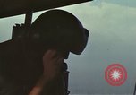 Image évacuation civiles Kontum Vietnam, 1972, de la seconde 49 séquences d'archives historiques vidéo 65675021672