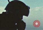 Image évacuation civiles Kontum Vietnam, 1972, de la seconde 61 séquences d'archives historiques vidéo 65675021672