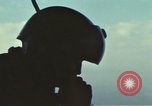 Image évacuation civiles Kontum Vietnam, 1972, de la seconde 62 séquences d'archives historiques vidéo 65675021672