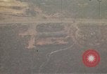 Image évacuation civiles Kontum Vietnam, 1972, de la seconde 13 séquences d'archives historiques vidéo 65675021673