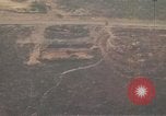 Image évacuation civiles Kontum Vietnam, 1972, de la seconde 16 séquences d'archives historiques vidéo 65675021673