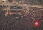 Image évacuation civiles Kontum Vietnam, 1972, de la seconde 19 séquences d'archives historiques vidéo 65675021673