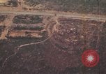 Image évacuation civiles Kontum Vietnam, 1972, de la seconde 21 séquences d'archives historiques vidéo 65675021673