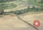 Image évacuation civiles Kontum Vietnam, 1972, de la seconde 35 séquences d'archives historiques vidéo 65675021673