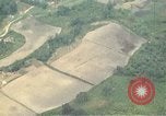 Image évacuation civiles Kontum Vietnam, 1972, de la seconde 36 séquences d'archives historiques vidéo 65675021673