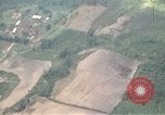 Image évacuation civiles Kontum Vietnam, 1972, de la seconde 41 séquences d'archives historiques vidéo 65675021673