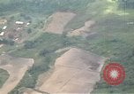 Image évacuation civiles Kontum Vietnam, 1972, de la seconde 42 séquences d'archives historiques vidéo 65675021673