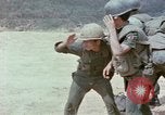 Immagine di Il funzionamento di Lam figlio 719 Laos, 1971, secondo 27 filmato di repertorio 65675021717
