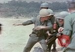 Immagine di Il funzionamento di Lam figlio 719 Laos, 1971, secondo 29 filmato di repertorio 65675021717