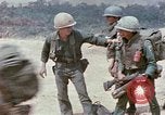 Immagine di Il funzionamento di Lam figlio 719 Laos, 1971, secondo 32 filmato di repertorio 65675021717