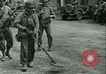 Standbild Signal Corps europäische Theater, 1943, aus Sekunde 31 historischem Filmmaterial Videoclip 65675021722