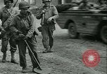 Standbild Signal Corps europäische Theater, 1943, aus Sekunde 32 historischem Filmmaterial Videoclip 65675021722