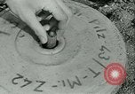 Standbild Signal Corps europäische Theater, 1943, aus Sekunde 40 historischem Filmmaterial Videoclip 65675021722