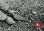 Standbild Signal Corps europäische Theater, 1943, aus Sekunde 44 historischem Filmmaterial Videoclip 65675021722