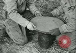 Standbild Signal Corps europäische Theater, 1943, aus Sekunde 51 historischem Filmmaterial Videoclip 65675021722