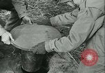 Standbild Signal Corps europäische Theater, 1943, aus Sekunde 53 historischem Filmmaterial Videoclip 65675021722