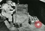 Standbild Signal Corps europäische Theater, 1943, aus Sekunde 56 historischem Filmmaterial Videoclip 65675021722
