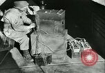 Standbild Signal Corps europäische Theater, 1943, aus Sekunde 57 historischem Filmmaterial Videoclip 65675021722