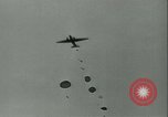 Standbild Signal Corps europäische Theater, 1944, aus Sekunde 20 historischem Filmmaterial Videoclip 65675021723