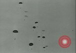 Standbild Signal Corps europäische Theater, 1944, aus Sekunde 24 historischem Filmmaterial Videoclip 65675021723