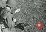 Standbild Signal Corps europäische Theater, 1944, aus Sekunde 37 historischem Filmmaterial Videoclip 65675021723