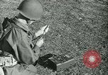 Standbild Signal Corps europäische Theater, 1944, aus Sekunde 39 historischem Filmmaterial Videoclip 65675021723