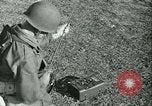Standbild Signal Corps europäische Theater, 1944, aus Sekunde 42 historischem Filmmaterial Videoclip 65675021723