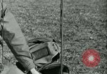 Standbild Signal Corps europäische Theater, 1944, aus Sekunde 50 historischem Filmmaterial Videoclip 65675021723