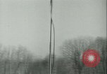 Standbild Signal Corps europäische Theater, 1944, aus Sekunde 52 historischem Filmmaterial Videoclip 65675021723