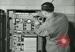 Immagine di Primo segnale di esercito messaggio di servizio di codifica e di decodifica Francia, 1944, secondo 58 filmato di repertorio 65675021725