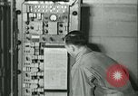 Immagine di Primo segnale di esercito messaggio di servizio di codifica e di decodifica Francia, 1944, secondo 60 filmato di repertorio 65675021725