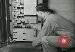 Immagine di Primo segnale di esercito messaggio di servizio di codifica e di decodifica Francia, 1944, secondo 61 filmato di repertorio 65675021725