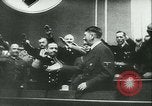 Immagine di Adolf Hitler saluto ufficiali Germania, 1940, secondo 7 filmato di repertorio 65675021759