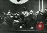 Immagine di Adolf Hitler saluto ufficiali Germania, 1940, secondo 9 filmato di repertorio 65675021759