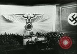 Immagine di Adolf Hitler saluto ufficiali Germania, 1940, secondo 12 filmato di repertorio 65675021759