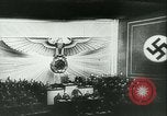 Immagine di Adolf Hitler saluto ufficiali Germania, 1940, secondo 17 filmato di repertorio 65675021759