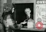 Immagine di V-mail manipolazione di seconda guerra mondiale United States USA, 1943, secondo 21 filmato di repertorio 65675021760